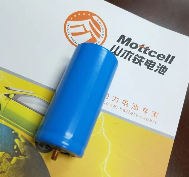 32700 Célula de bateria recarregável LiFePO4 cilíndrica 3.2V 6000mah 3C 4